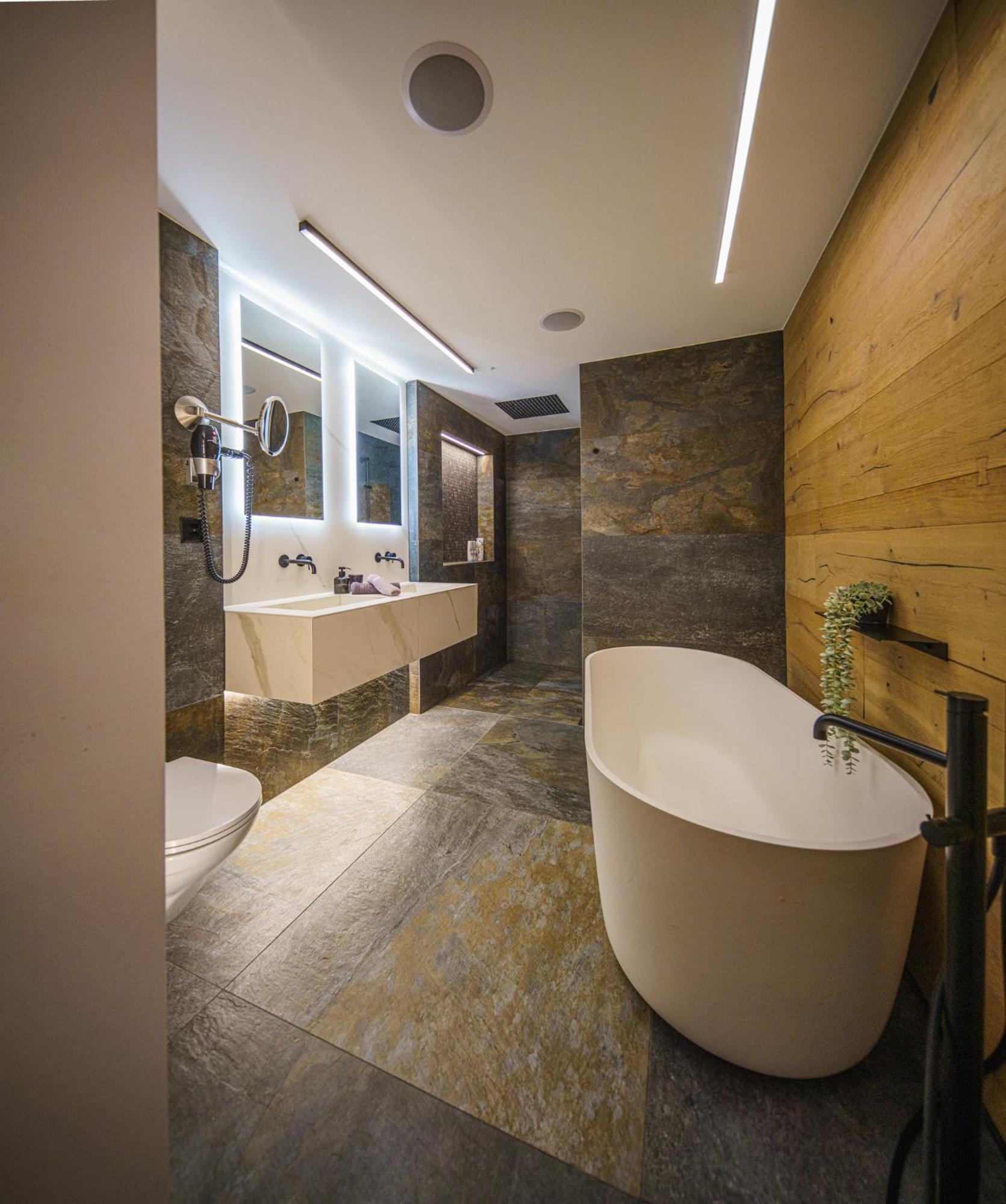 Luxury Mountain Apartment With Private Sauna And Underground Parking サンモリッツ エクステリア 写真